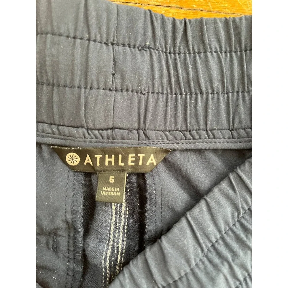 Athleta Shorts Women's Blue Chambray Cabo Linen Elastic Waist Striped 6 A000833